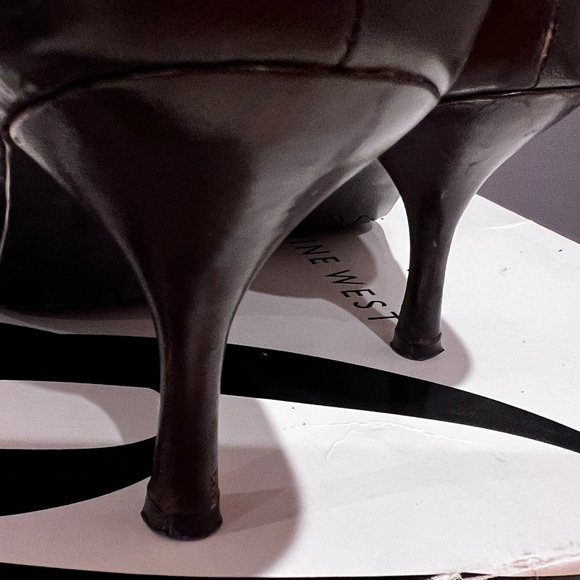 Nine West Brown Heeled Boots with Pointed Toe and Zipper Closure - Picture 5 of 10